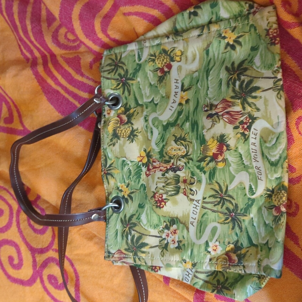 Relic vintage Hawaiian purse bag